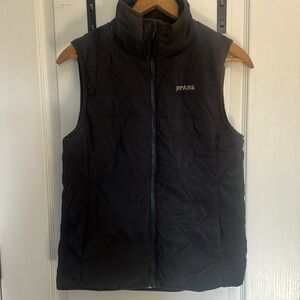 Prana dark gray (nearly black) lightweight vest size XS. Worn one time.